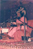 Our Parama Guru H.H. Swami Parijnanashram III delivering Ashirvachana - 1988  (Pic Courtesy Sh. Suresh Mallapur)